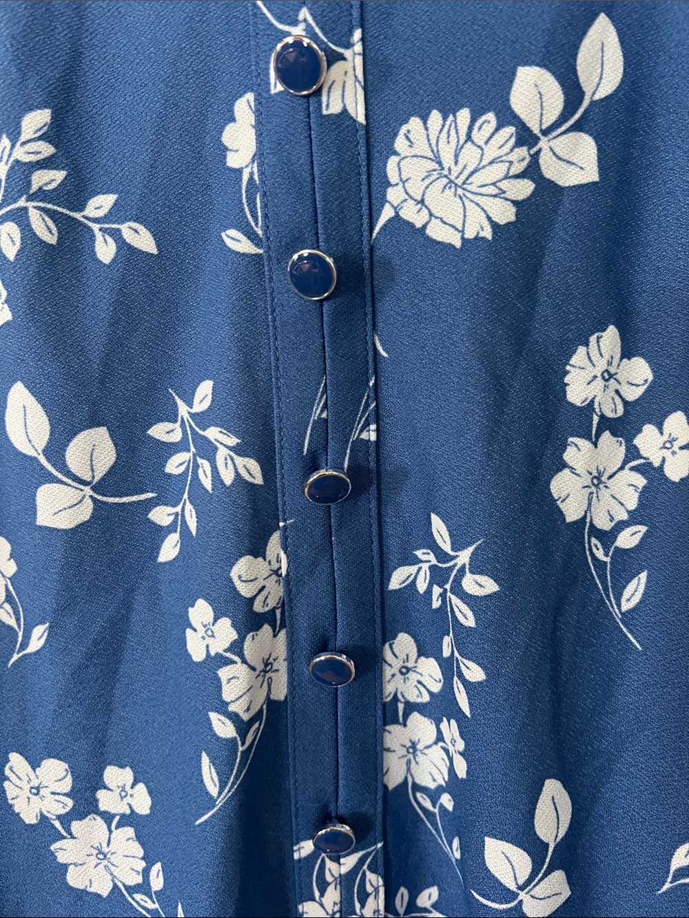 Blue Floral Button-Front Tie Hem Women's Shirt - Agnes & Dora - Picture 4 of 5